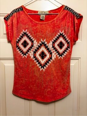 Cedar Rose Aztec Embellished Short-Sleeve Top. Size M
